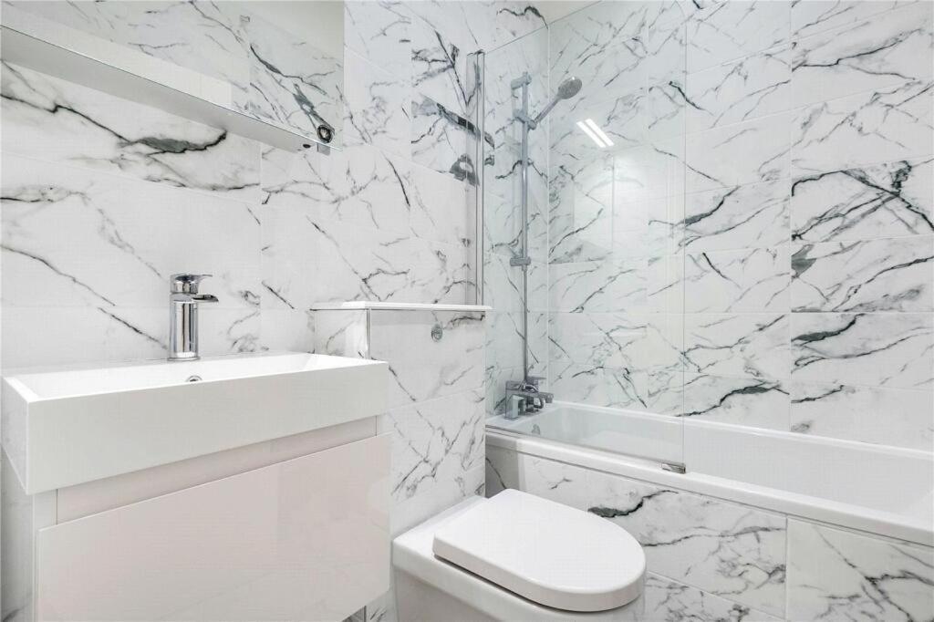 Luxury House Apartment *
