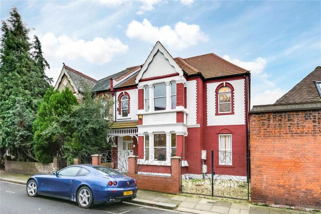 Luxury House * London